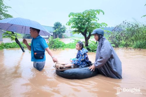Đồng Nai: Triều cường vượt báo động 2, nhiều khu vực ven sông Đồng Nai nguy cơ ngập