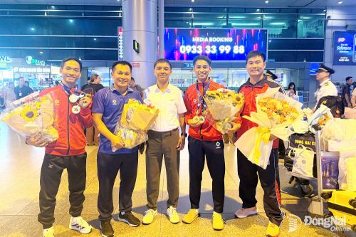 Đón, chúc mừng đoàn vận động viên Muay thành phố Đồng Nai đoạt huy chương vàng Giải vô địch thế giới 2026