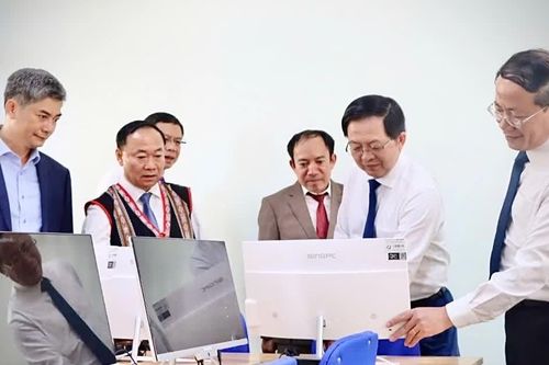 Năm học đặc biệt của thầy trò vùng biên