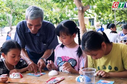Lớp học không tường: Tìm hiểu nghệ thuật hát bội Bình Định qua trải nghiệm