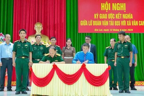 Lữ đoàn Vận tải 655 kết nghĩa với xã Vân Canh