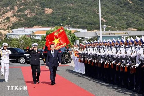 Chủ tịch Quốc hội thăm, làm việc với Quân chủng Hải quân và khảo sát thực tế Lữ đoàn tàu ngầm 189