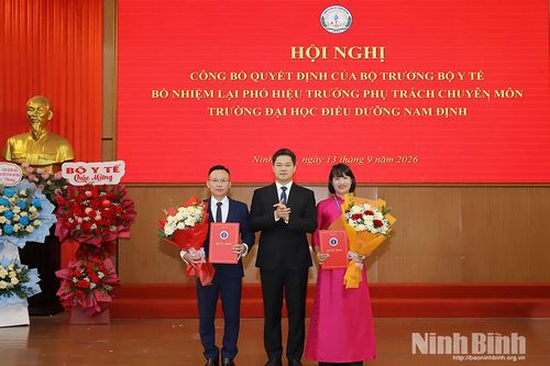 Công bố quyết định bổ nhiệm lại Phó Hiệu trưởng phụ trách chuyên môn Trường Đại học Điều dưỡng Nam Định