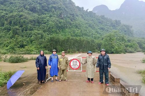 Phong Nha: Bảo đảm an toàn tại các ngầm tràn bị ngập
