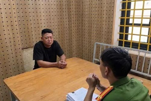 Khởi tố người đàn ông cưỡng đoạt 2 triệu đồng sau va chạm giao thông ở Hưng Yên