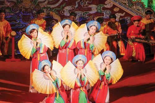Khổ luyện để giữ hồn múa Huế