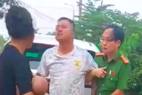 Kịp thời khống chế đối tượng cầm dao đuổi đánh người
