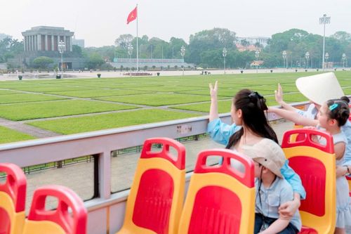 Xe buýt điện hai tầng – Hướng tới trải nghiệm du lịch xanh trong lòng Thủ đô