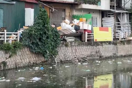 Rác thải bức tử hồ điều hoà