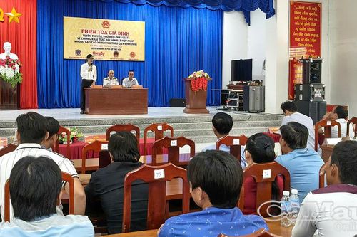 Tuyên truyền chống khai thác IUU bằng phiên toà giả định