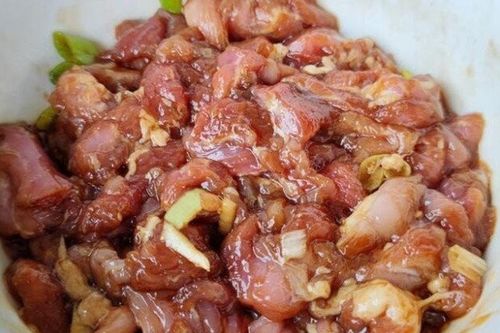 Loại rau bình dân rẻ tiền nhưng lại là 'vũ khí' giảm cân của chị em, đem xào với thịt nạc cực đưa cơm