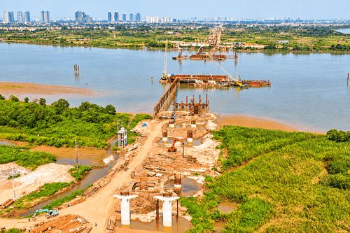 Cận cảnh cây cầu gần 12.000 tỷ đồng bắc qua sông Hồng, nối Hà Nội - Hưng Yên