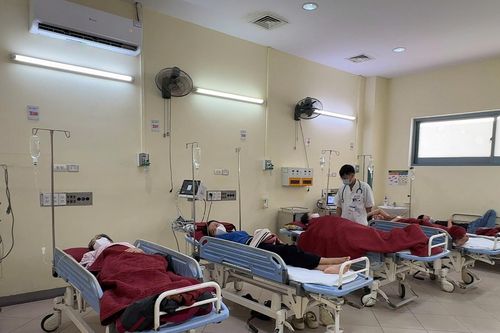 Số ca nghi ngộ độc tại công ty may ở Huế vẫn tăng, có 11 người được xuất viện