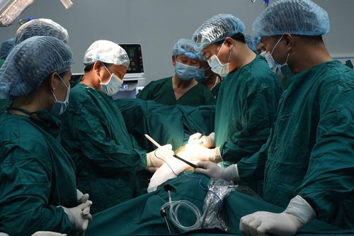 Đưa kỹ thuật Ngoại lồng ngực chuyên sâu đến gần người dân Nghệ An