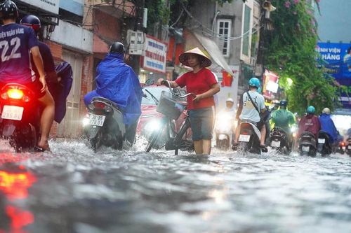 Miền Bắc, miền Trung mưa kéo dài cả tuần tới