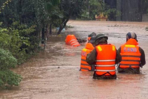 Quảng Trị lên phương án cho học sinh nghỉ học vì mưa lũ