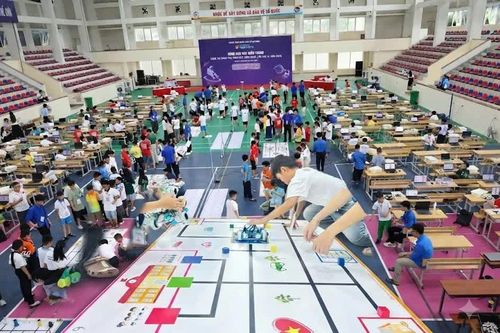 Gần 1.000 thí sinh tranh tài, đưa robot bước vào 'kỷ nguyên mới'