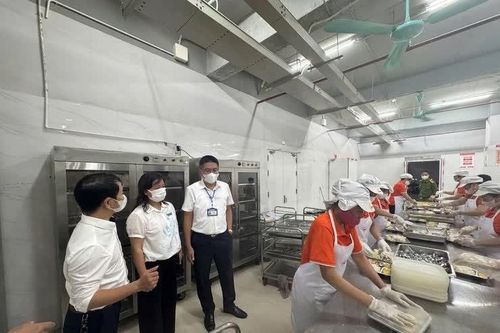 Khẩn trương hoàn thiện quy định về tổ chức bữa ăn nội trú, bán trú