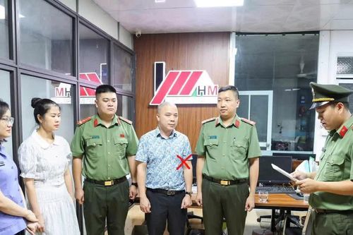 Khởi tố nhóm đối tượng làm giả hồ sơ mua nhà ở xã hội để trục lợi chính sách