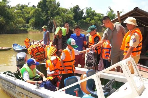 Vụ 121 học sinh đi học nhờ cano: Lên phương án xây cầu