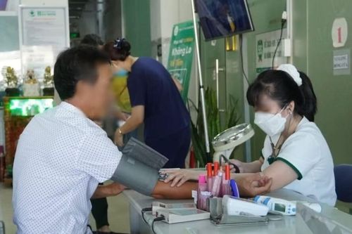 Giấy khám sức khỏe có 9 chữ ký sau 20 phút, Bộ Y tế vào cuộc
