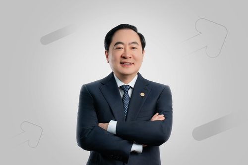 Con trai chủ tịch ngân hàng chi gần 300 tỷ mua cổ phiếu