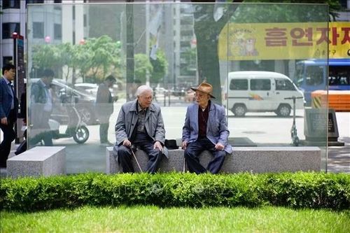 Người cao tuổi Hàn Quốc mắc kẹt trong 'khoảng cách số'