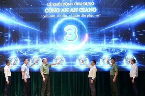 Công an An Giang ra mắt ứng dụng đường dây nóng, tăng tương tác với người dân