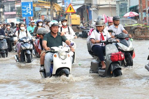 Cần Thơ triển khai giải pháp bảo đảm an toàn cho học sinh khi triều cường dâng cao