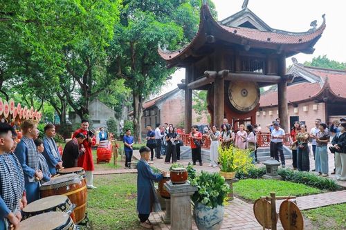 Lan tỏa giá trị văn hóa Việt qua tiếng trống truyền thống