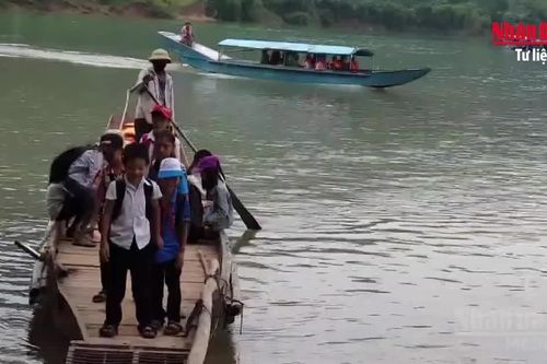 [Video] Không để học sinh nghỉ học, bỏ học vì điều kiện giao thông khó khăn