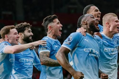 Man City thắng derby, Barcelona duy trì mạch toàn thắng