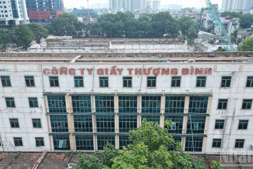 [Ảnh] Nhà máy Giày Thượng Đình trên phố Nguyễn Trãi dần được tháo dỡ