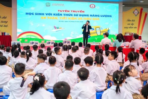 Gần 1.000 học sinh Hà Nội được trang bị kiến thức sử dụng năng lượng an toàn, tiết kiệm