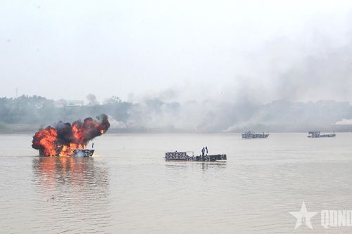 'Trận đánh' trên bến Minh Châu
