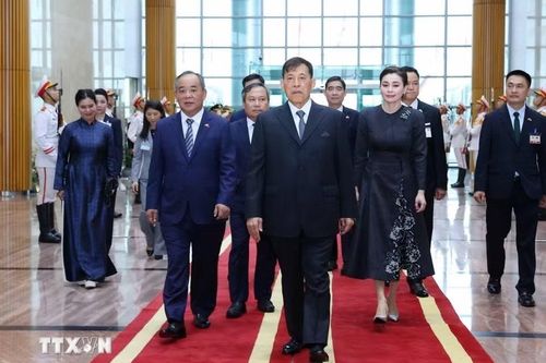 Nhà vua Thái Lan và Hoàng hậu bắt đầu thăm cấp nhà nước tới Việt Nam