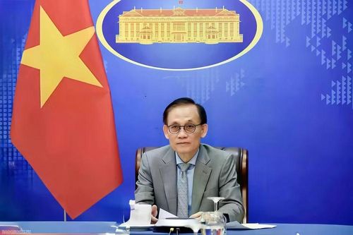 Ủy viên Bộ Chính trị, Bí thư Đảng ủy, Bộ trưởng Bộ Ngoại giao Lê Hoài Trung gặp Phó chủ tịch Đảng Nhân dân Ấn Độ