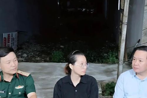 Bí thư Tỉnh ủy Hưng Yên thăm thân nhân Thiếu tá hy sinh khi cứu người