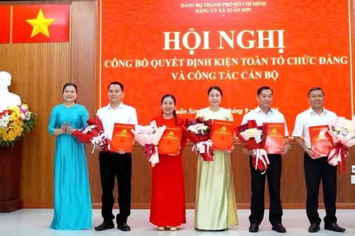 Xã Xuân Sơn thành lập 9 chi bộ trực thuộc, kiện toàn cấp ủy