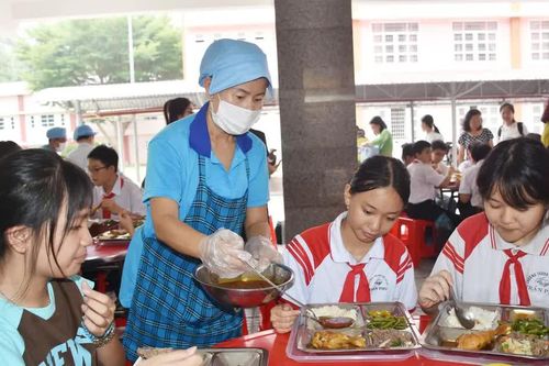 Cận cảnh ngày đầu bán trú của học sinh THCS công lập ở Bà Rịa - Vũng Tàu
