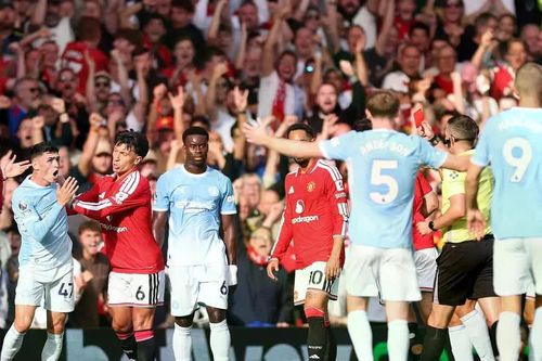 Haaland ghi bàn tranh cãi giúp Man City hạ Man Utd