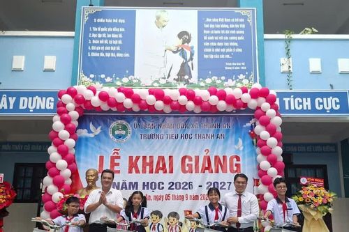 Thu hẹp khoảng cách, mở rộng cơ hội học tập cho học sinh xã đảo