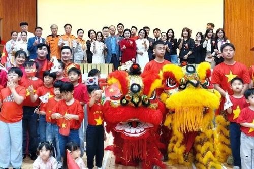 Vui Tết Trung thu - Gắn kết cộng đồng người Việt tại Incheon (Hàn Quốc)