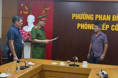 Khởi tố 2 đối tượng thu gom, tập kết trái quy định chất thải xây dựng
