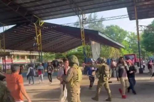 Xả súng tại điểm bỏ phiếu ở Philippines khiến nhiều người thương vong