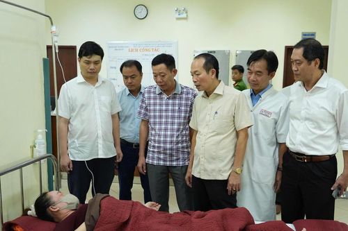196 công nhân nhập viện nghi ngộ độc thực phẩm: Đình chỉ bếp ăn tập thể Công ty Dệt may Scavi Huế
