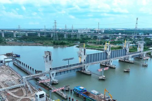 Chạy đua hoàn thiện dự án ngăn triều 10.000 tỷ đồng