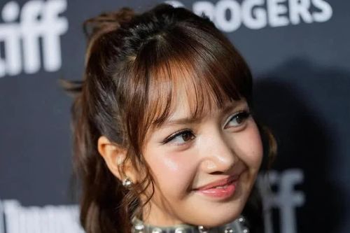 Con người thật của Lisa (BlackPink)