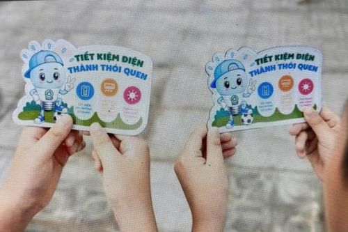 Tin tức nổi bật ngày 14/9: Học sinh Hà Nội được hướng dẫn sử dụng năng lượng an toàn, tiết kiệm