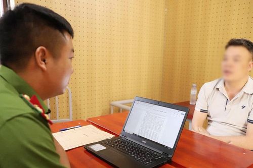 Giả danh lãnh đạo để 'xin' xe vi phạm, chiếm đoạt hàng trăm triệu đồng